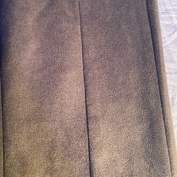 Stretch forest green pants. Zipper in back. Never worn - Picture 2 of 5